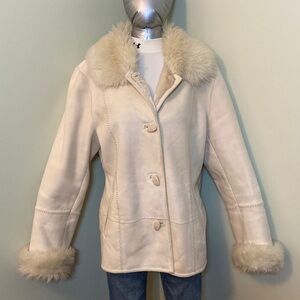 Elegant Cream Short Coat with Faux Fur Trim